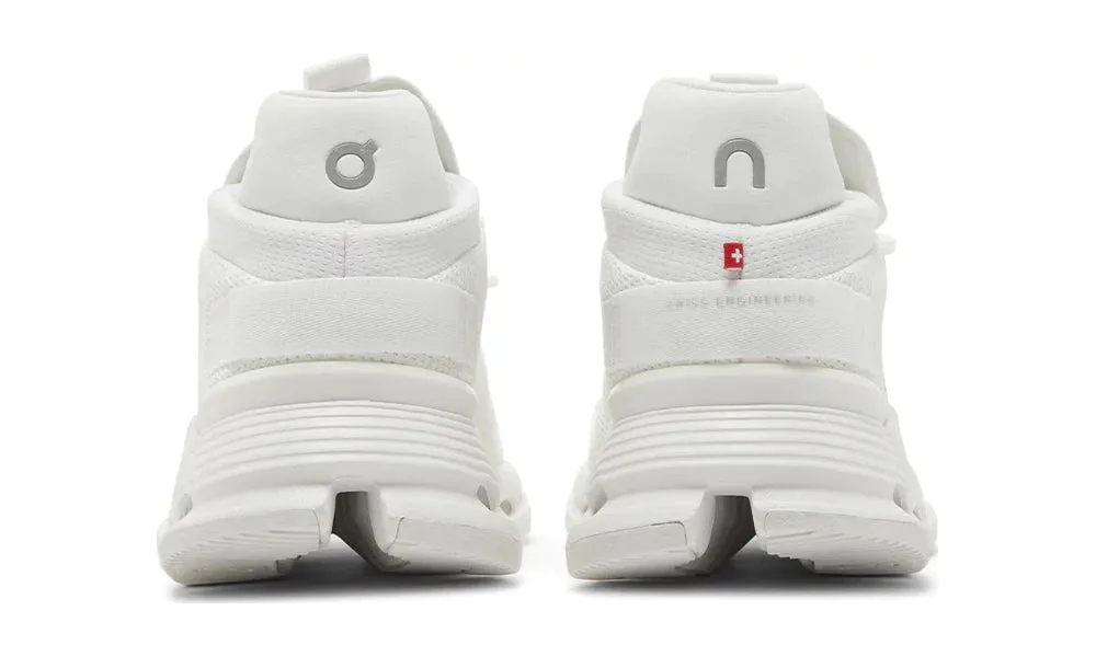 On Cloudnova 'Triple White'