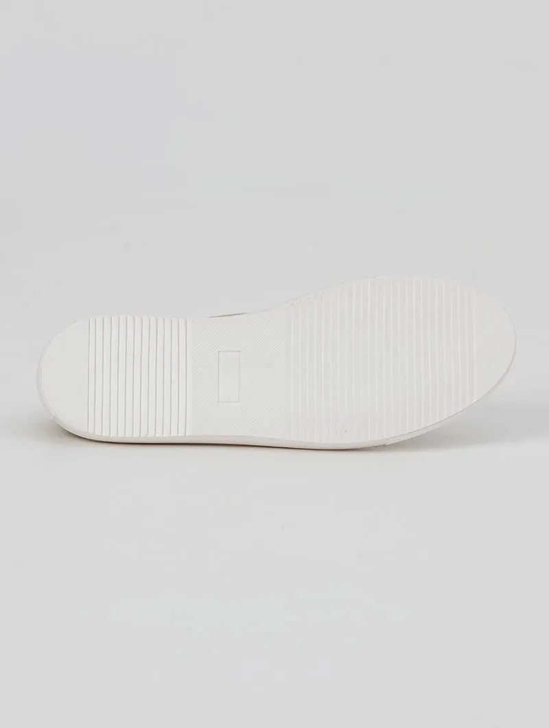 SLIP-ON LEATHER SHOES IN CAMEL