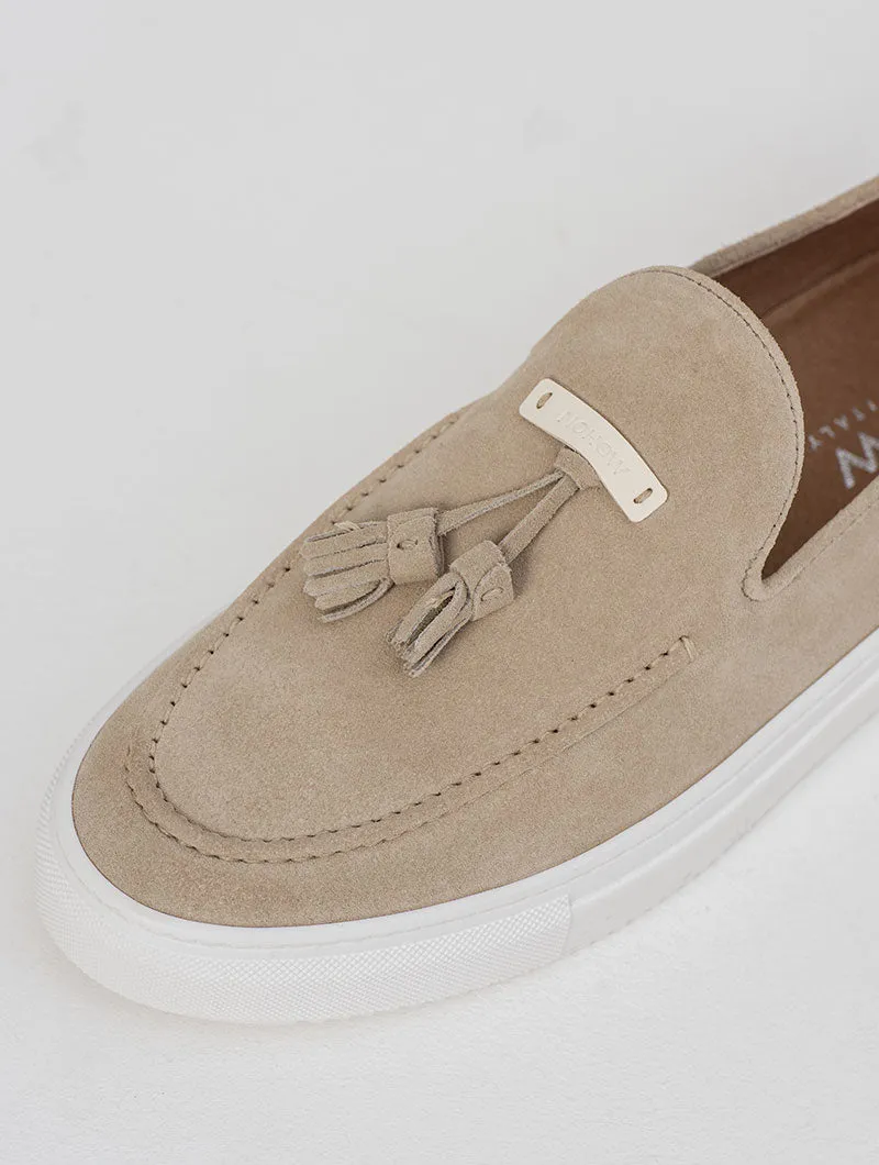 SLIP-ON LEATHER SHOES IN CAMEL