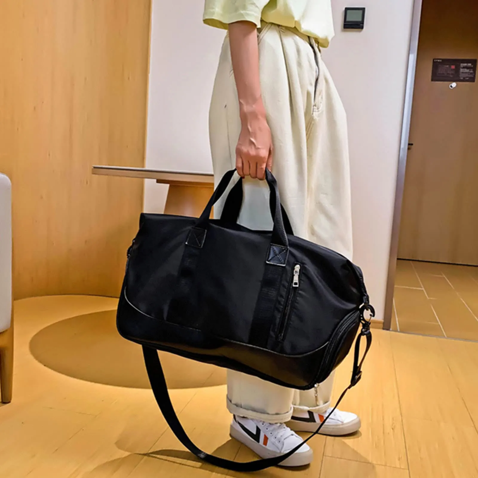 Sports bag Travel bag with shoe compartment and wet compartment